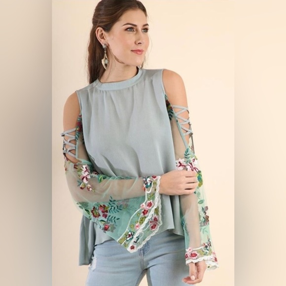 Umgee Tops - Umgee Cold Shoulder Embroidered Sleeve Top- Size L